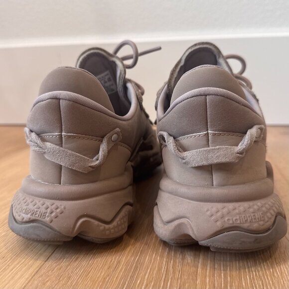 Adidas Women’s Ozweego Sneakers Brown Sample | Size 7 | Rare Streetwear Sneaker - Picture 5 of 15